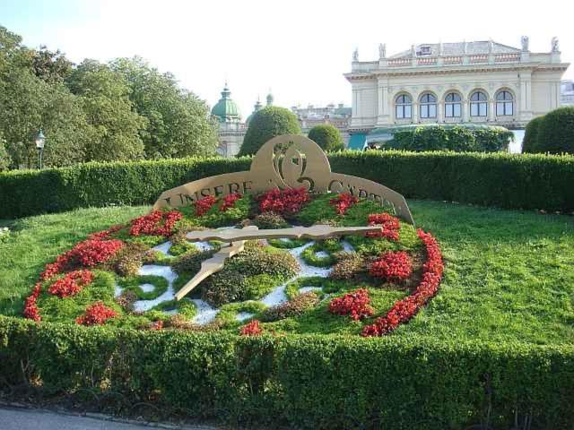 Family Deluxe A Stone Throw From The City Centre And Danube Wina Bagian luar foto