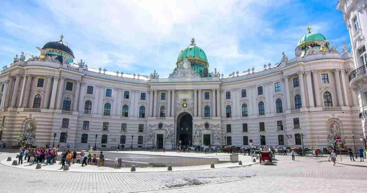 Family Deluxe A Stone Throw From The City Centre And Danube Wina Bagian luar foto