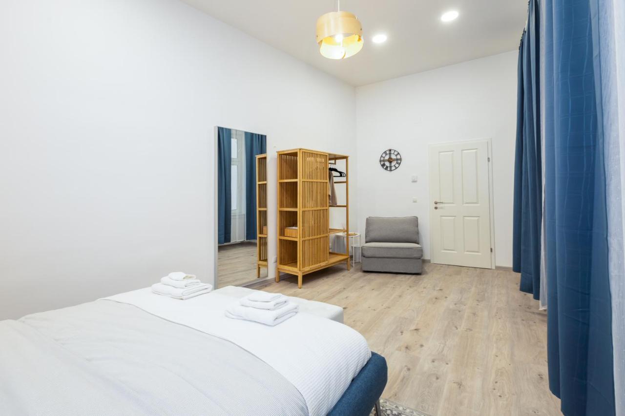 Family Deluxe A Stone Throw From The City Centre And Danube Wina Bagian luar foto