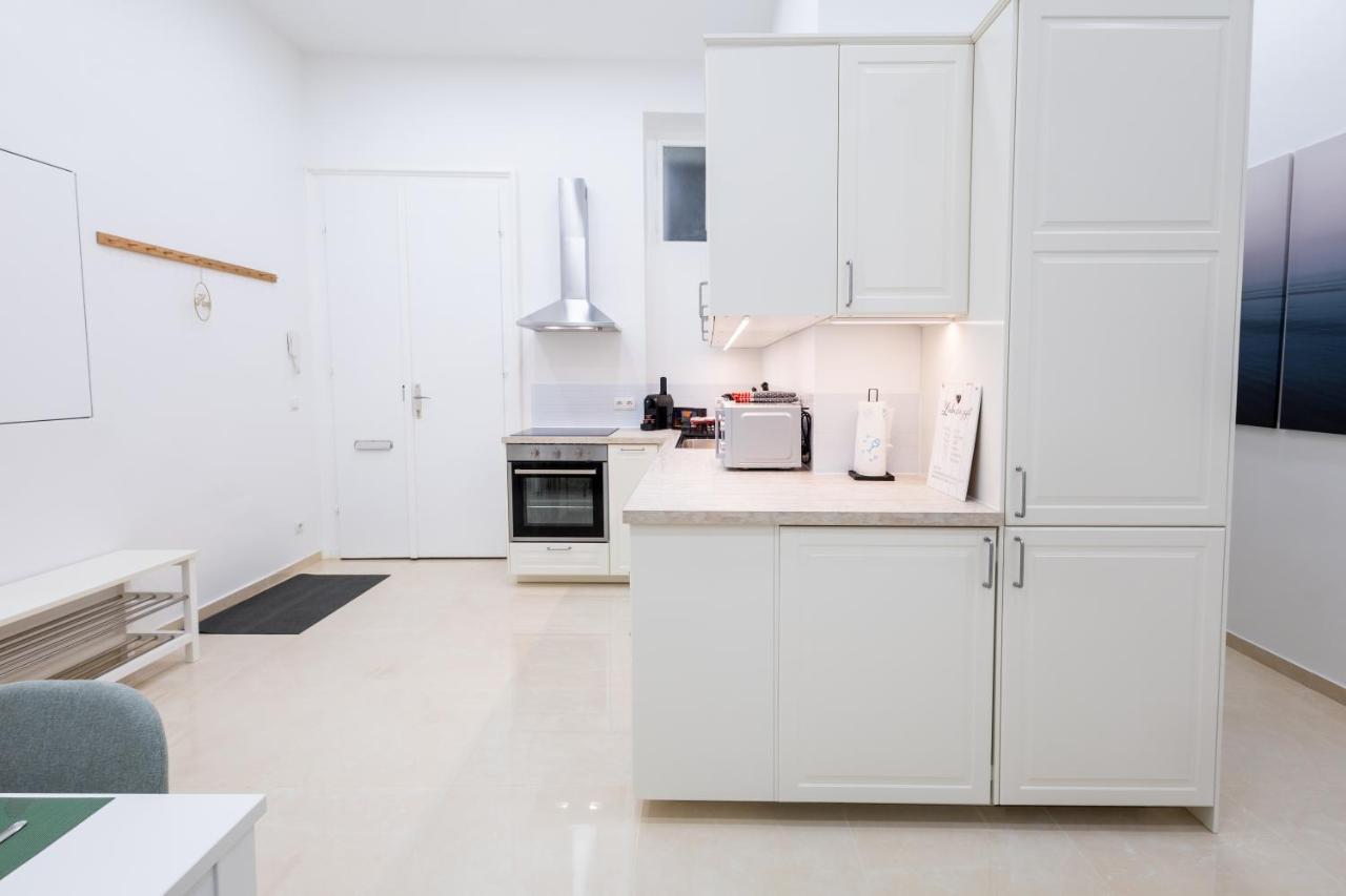 Family Deluxe A Stone Throw From The City Centre And Danube Wina Bagian luar foto