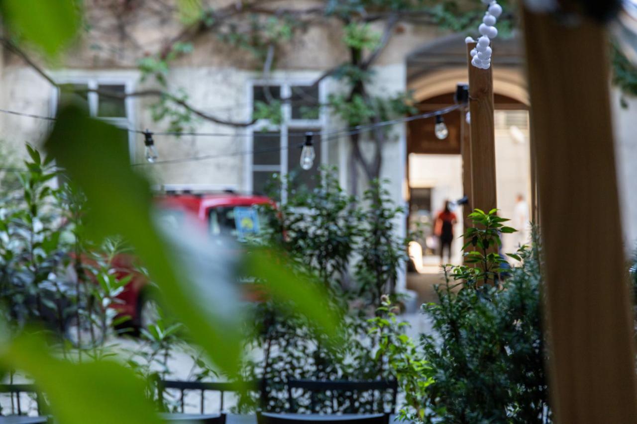 Family Deluxe A Stone Throw From The City Centre And Danube Wina Bagian luar foto